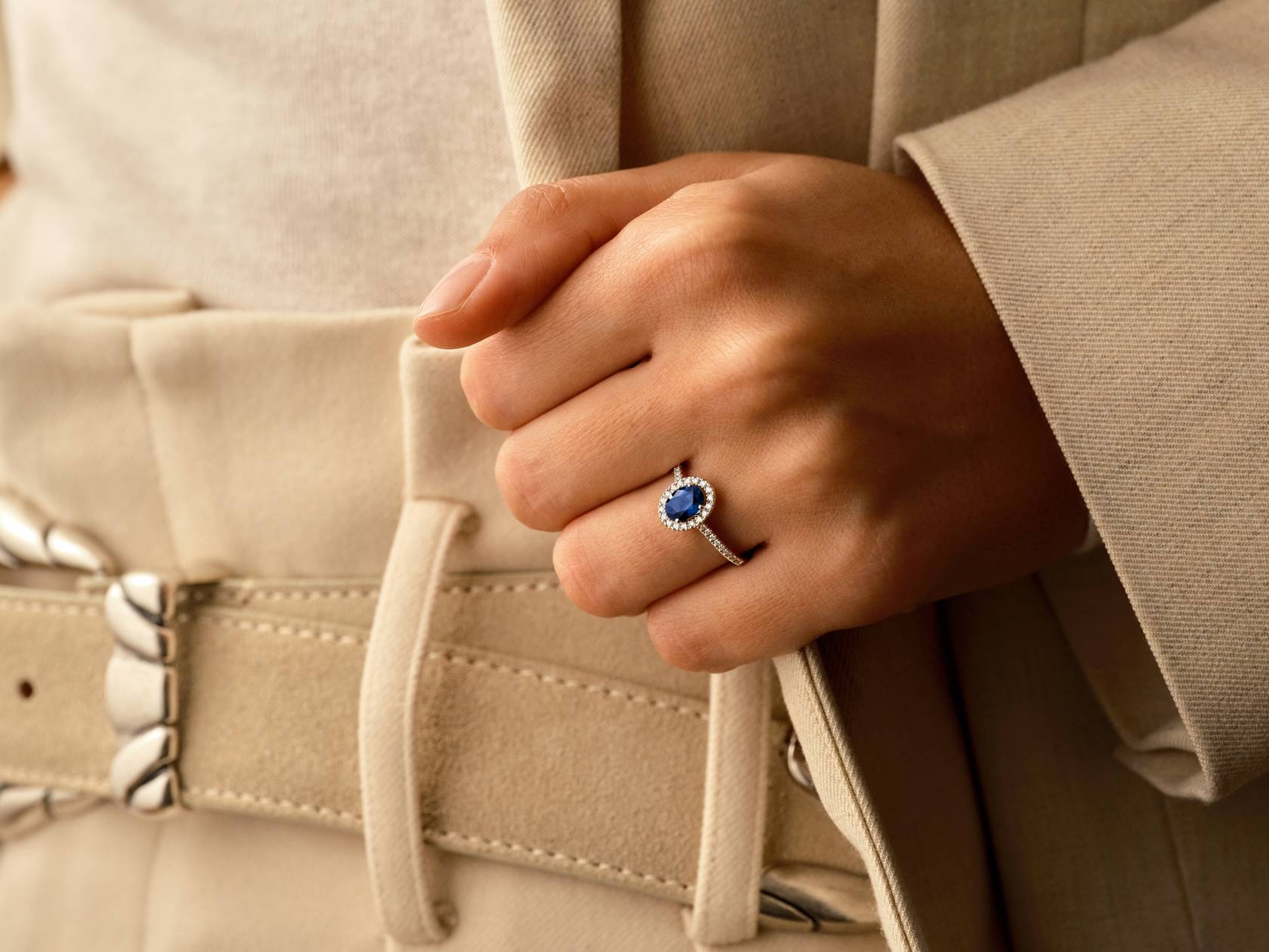 Bague Rétromantique Ovale Pavée