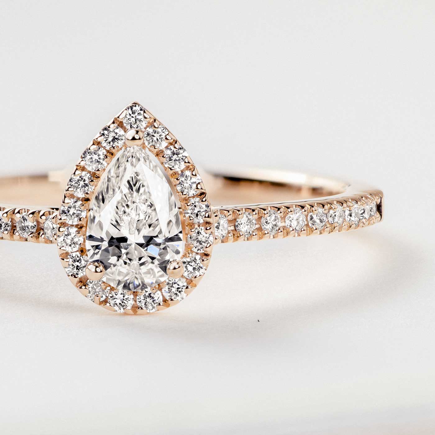 Bague Baby Rétromantique Poire Pavée zoom