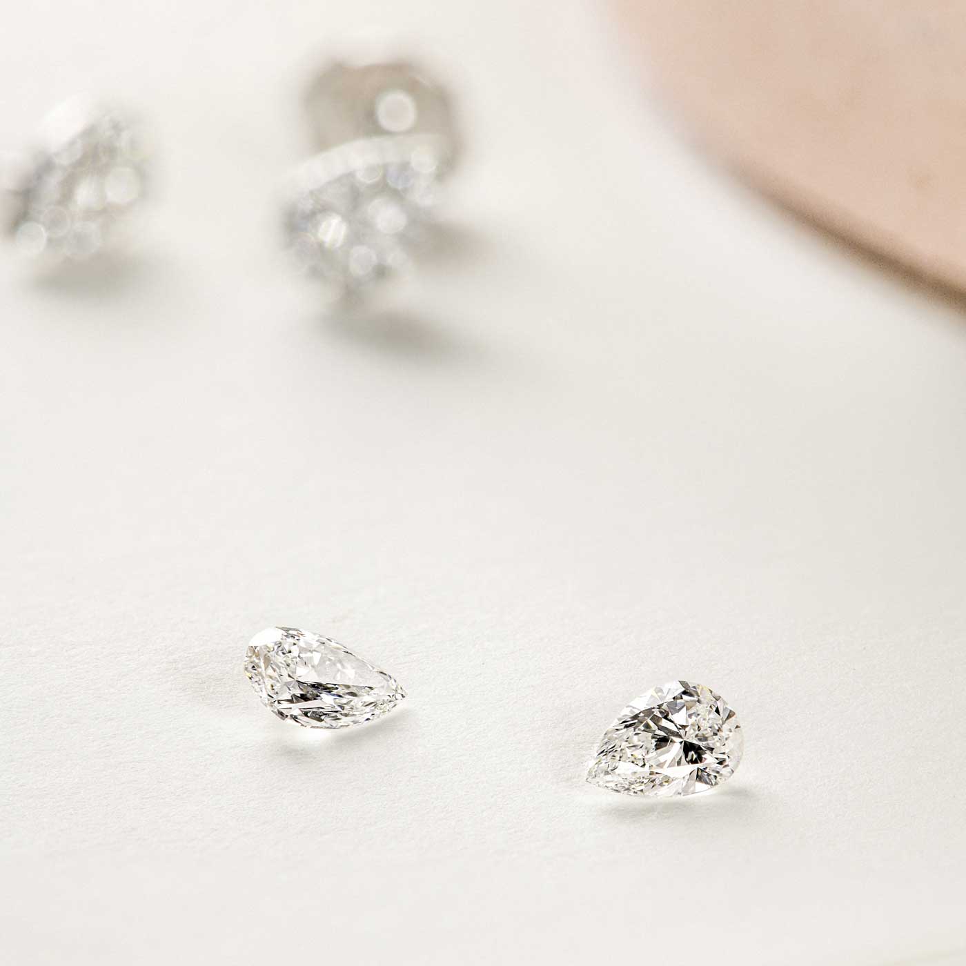 Boucles d'oreilles Baby Rétromantique Poires Pavées zoom