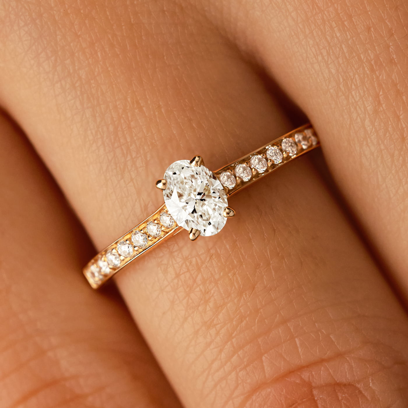 Bague Lady Ovale Pavée zoom