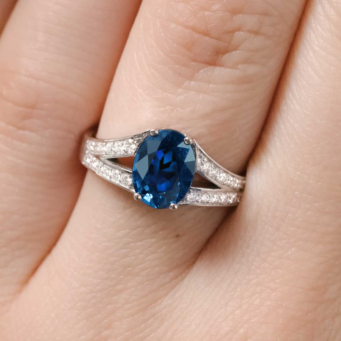 Bague Rétromantique Tiare Pavée zoom