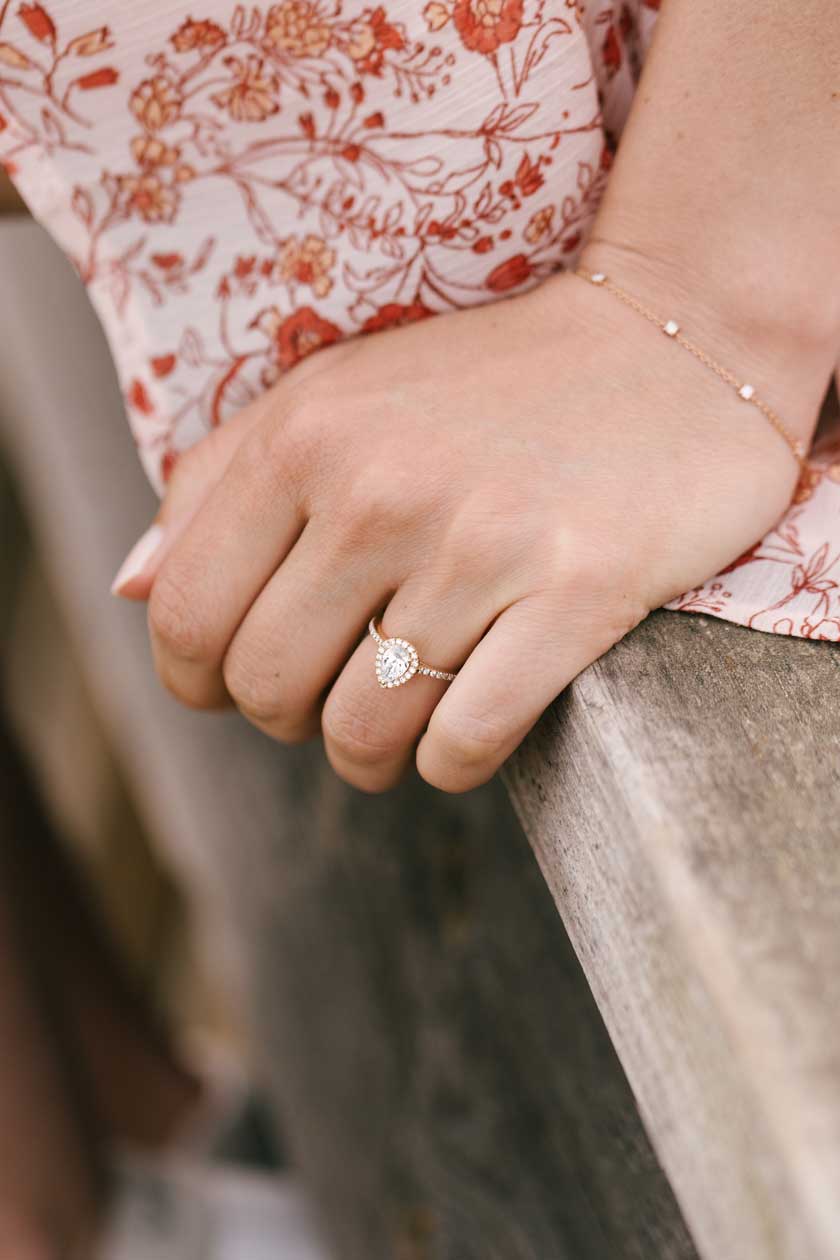 Bague Rétromantique Poire or rose et diamant