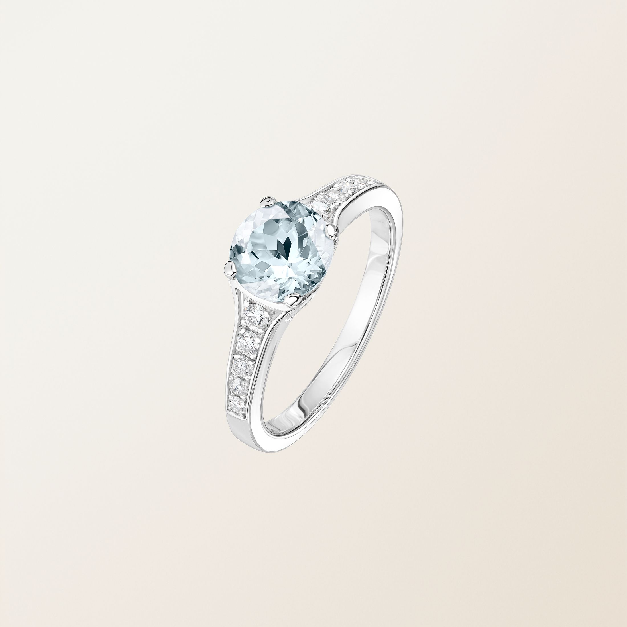 Bague Or blanc 18 cts Aigue-marine Victoria