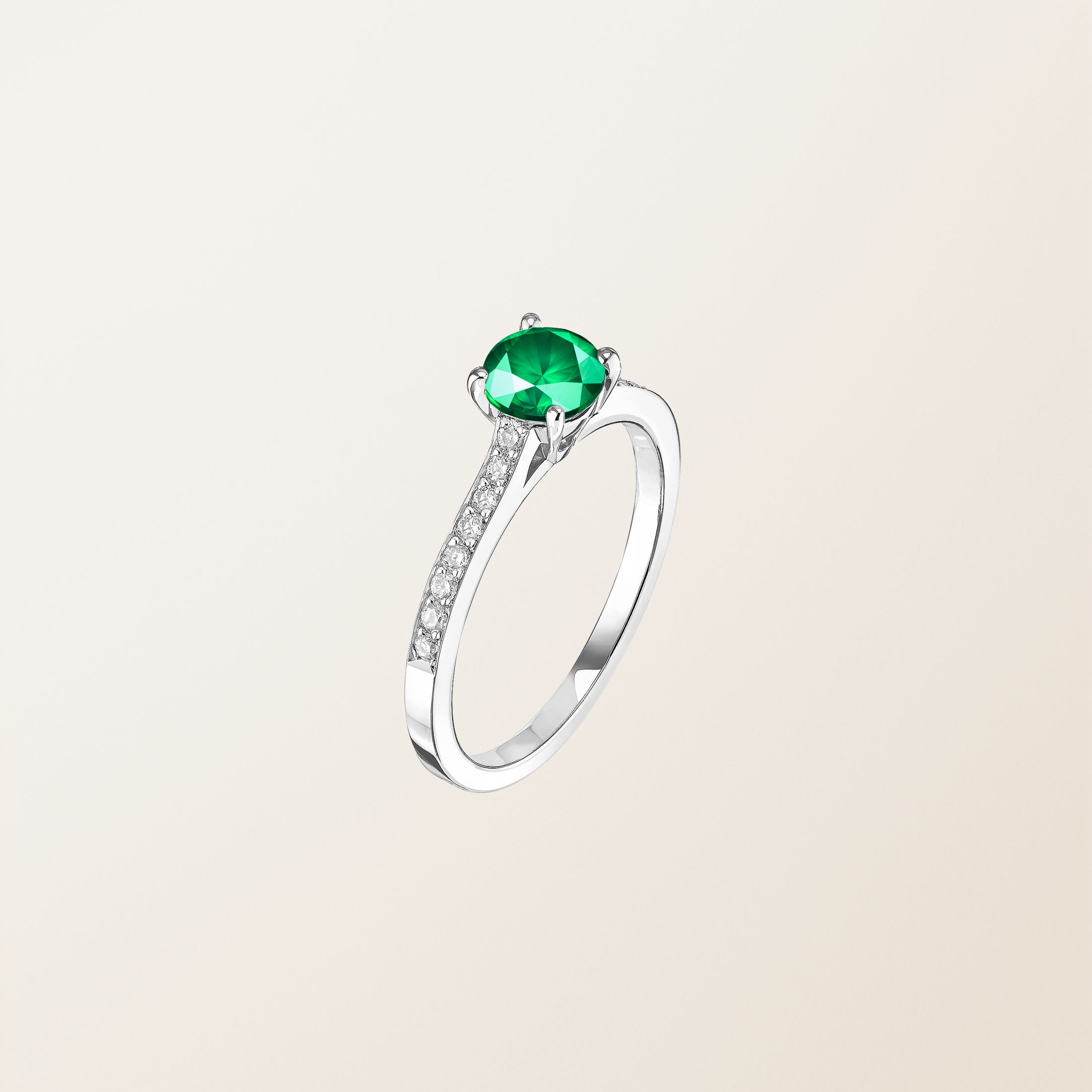 Bague Or Blanc 18 cts Emeraude Lady Pavée