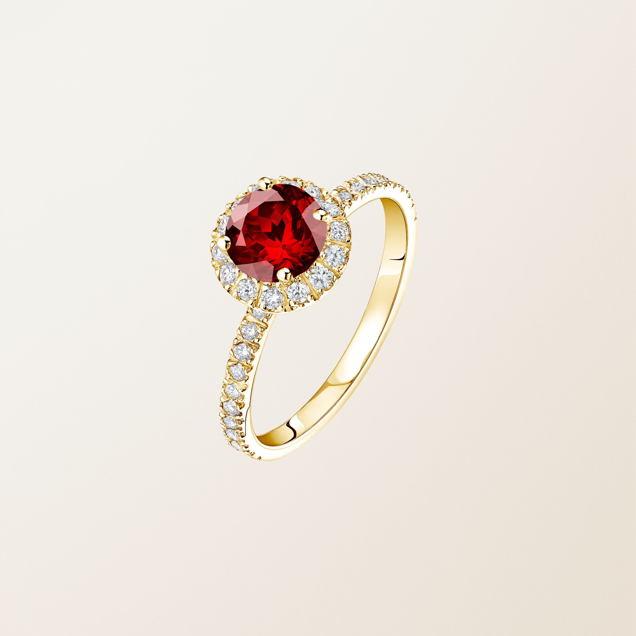 Bague Or jaune 18 cts Grenat Rétromantique L Pavée