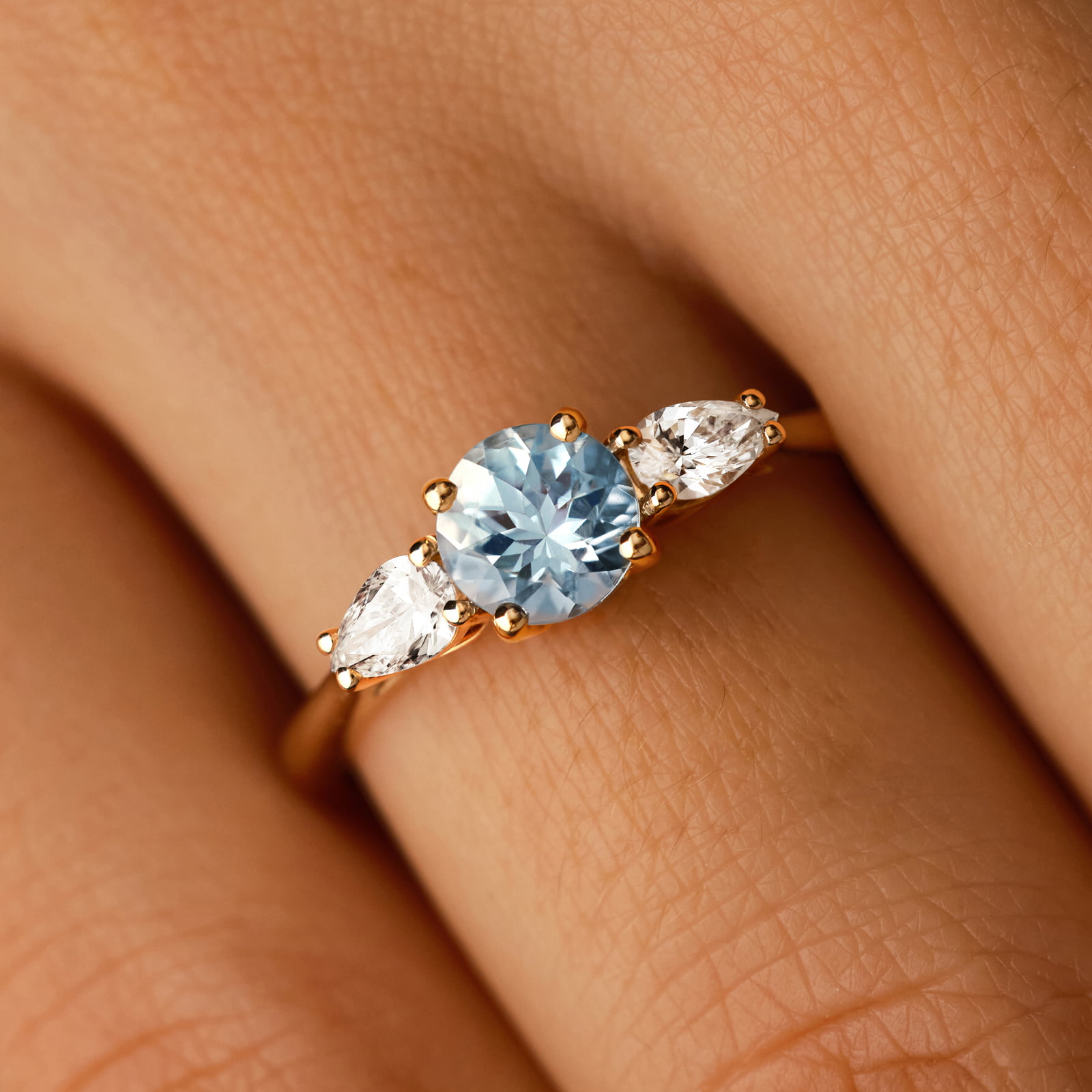 Ring White gold Tsavorite and diamonds Lady Duo de Poires 3