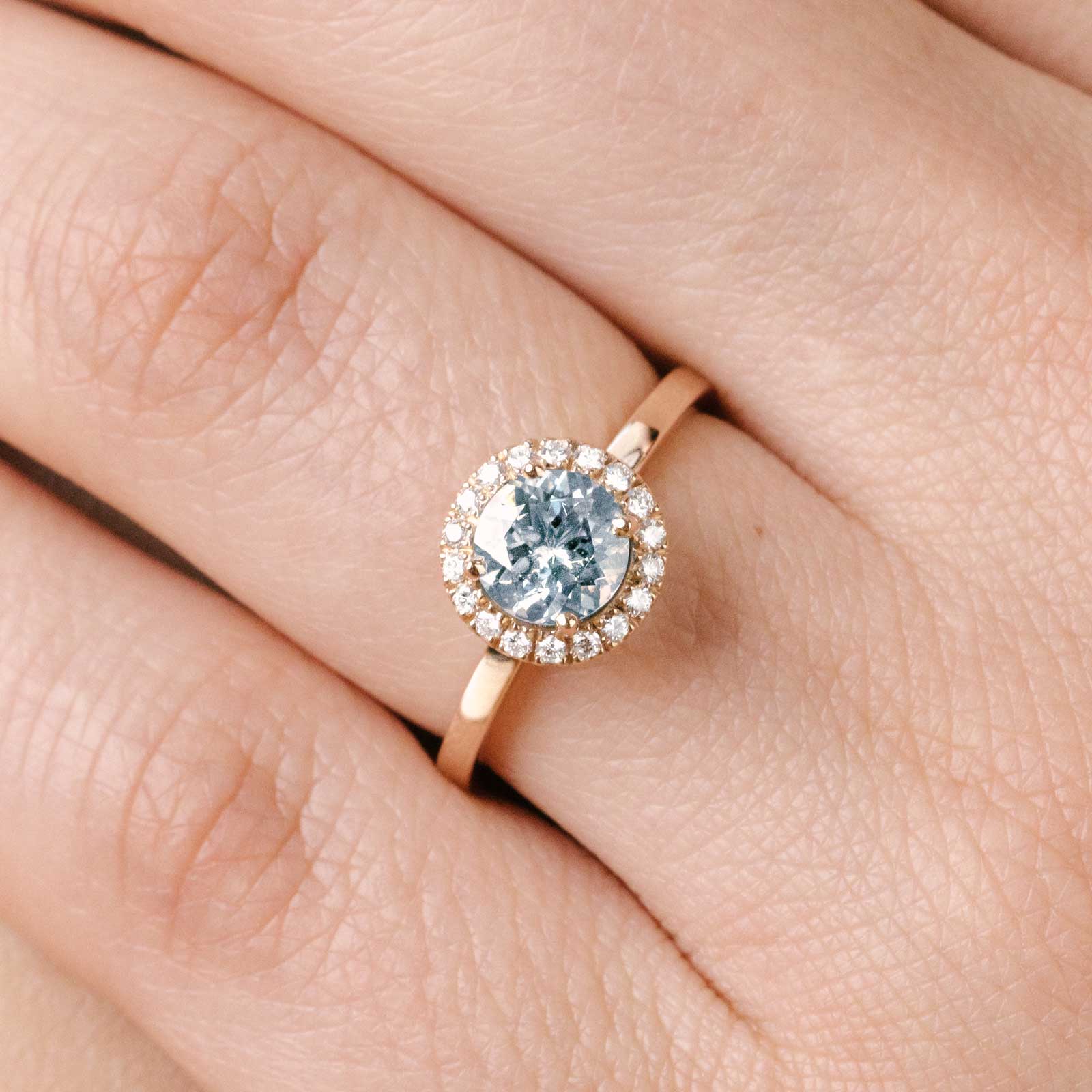 Ring White gold Tsavorite and diamonds Rétromantique L 3