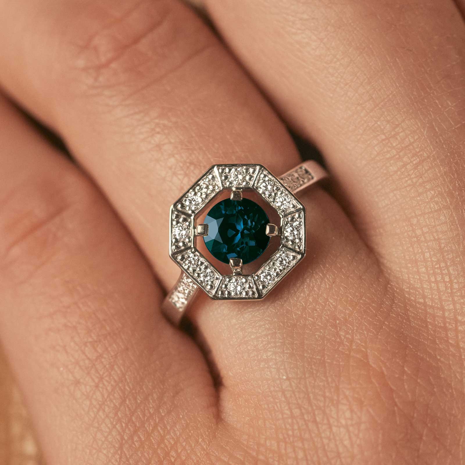 Ring White gold Tsavorite and diamonds Art Déco Rond 6 mm 3