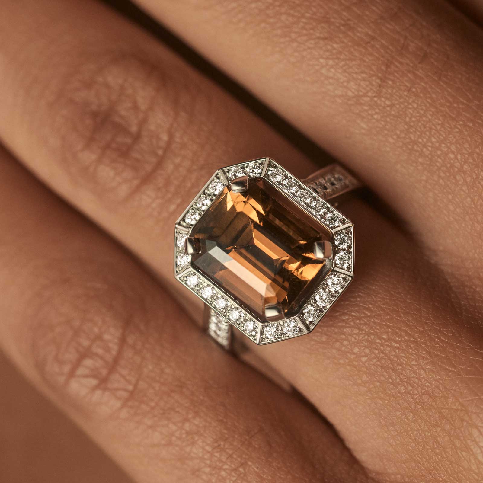 Bague Or blanc Chrysobéryl et diamants Art Déco Prima 3