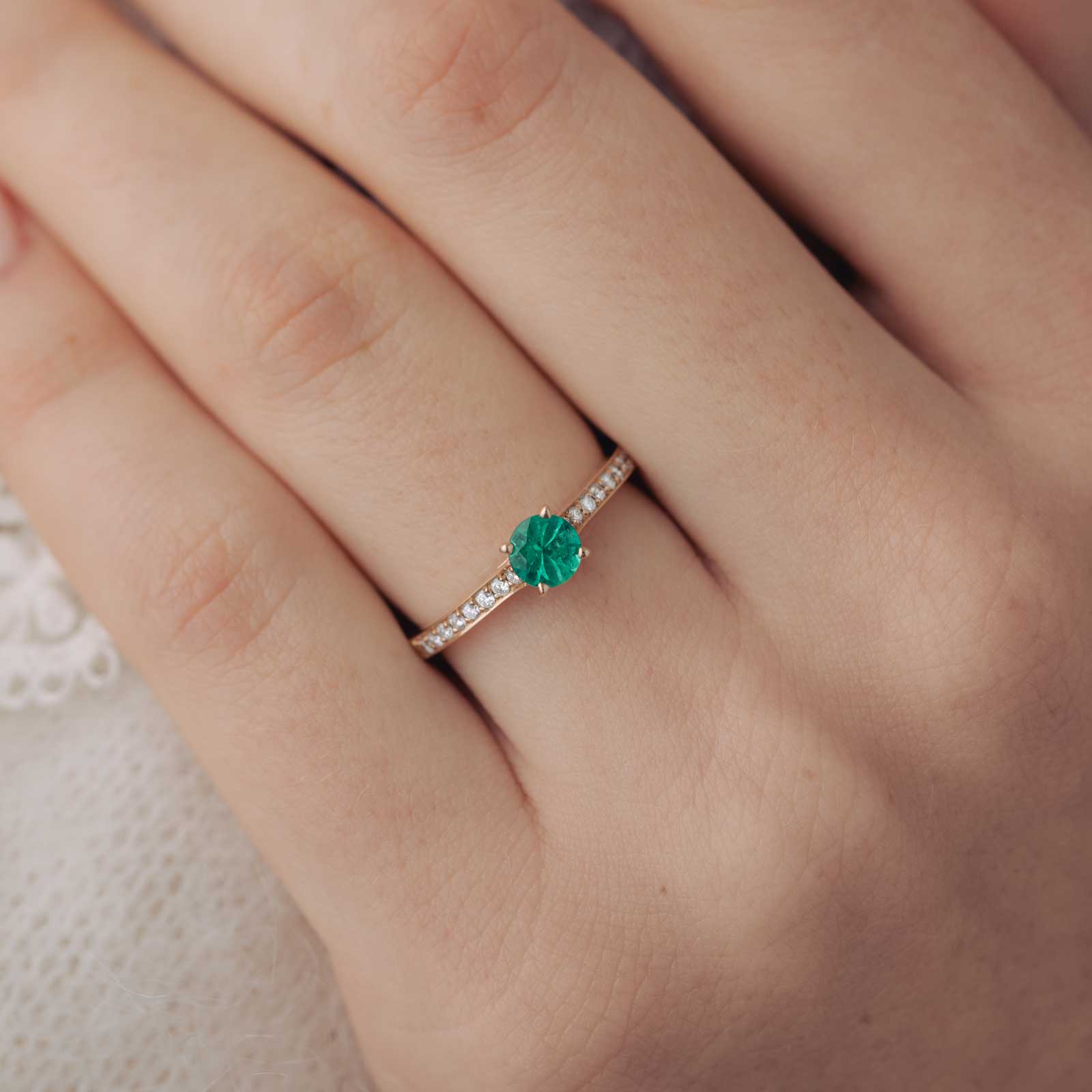 Ring White gold Tsavorite and diamonds Little Lady Pavée 3