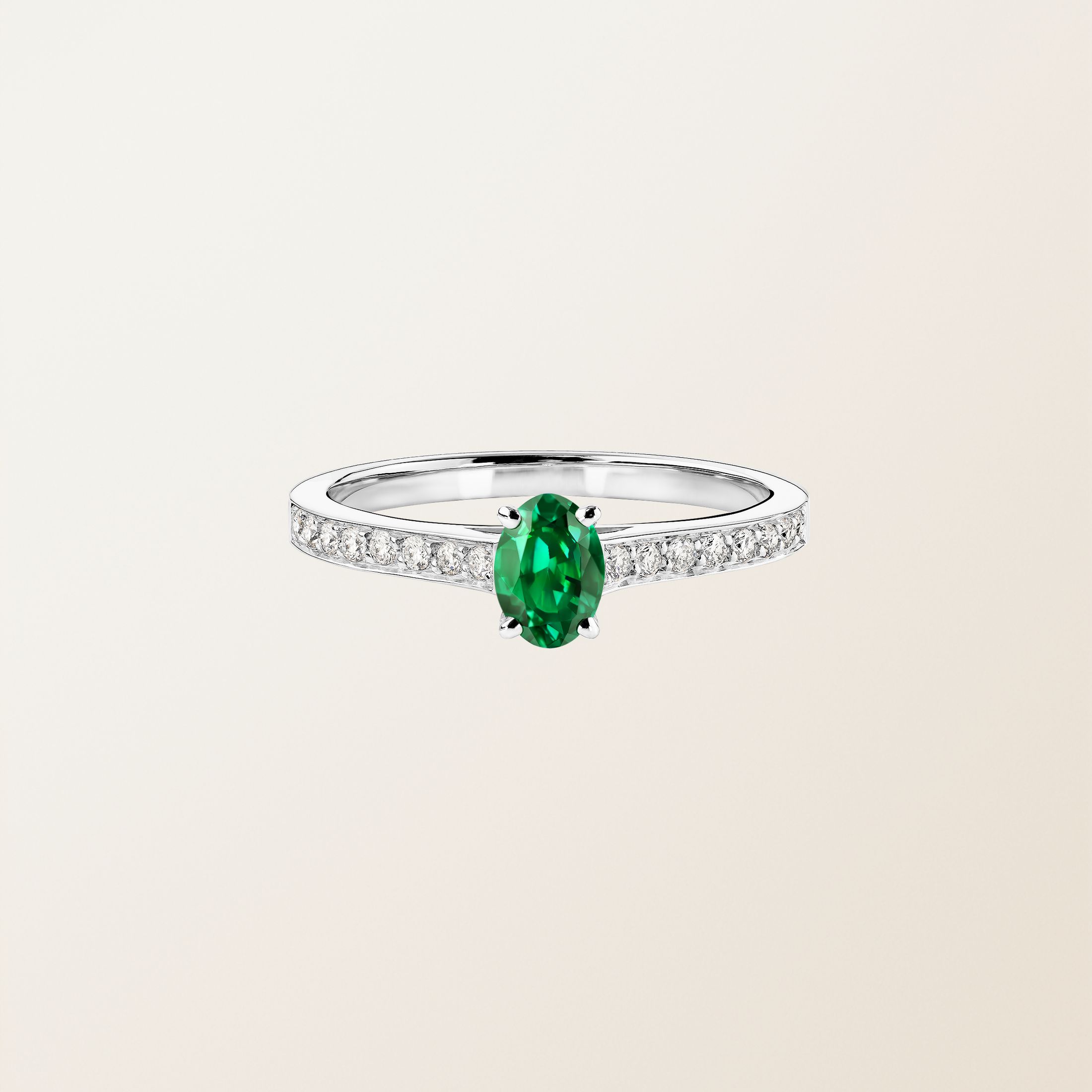 Bague Or blanc 18 cts Emeraude Lady Ovale Pavée