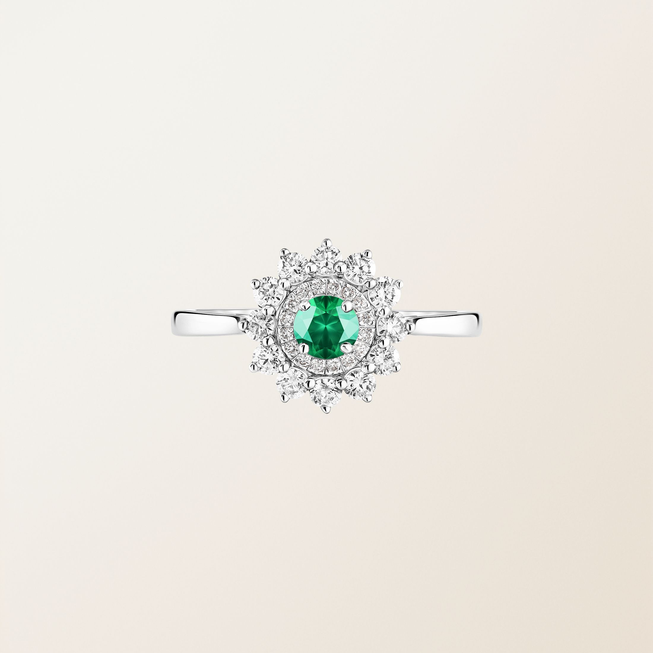 Bague Or blanc 18 cts Emeraude Lefkos 4 mm