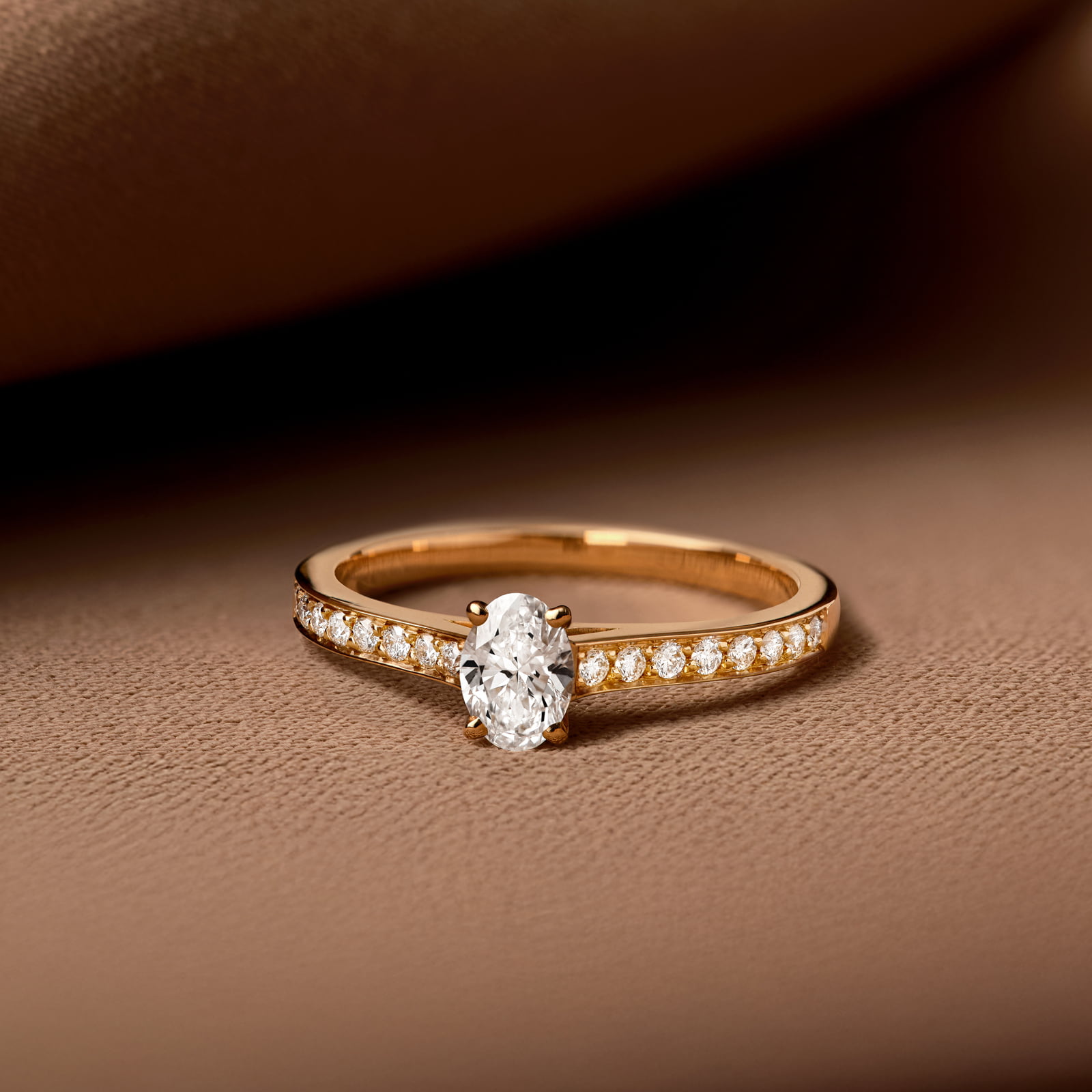 Ring White gold Tsavorite and diamonds Lady Ovale Pavée 5