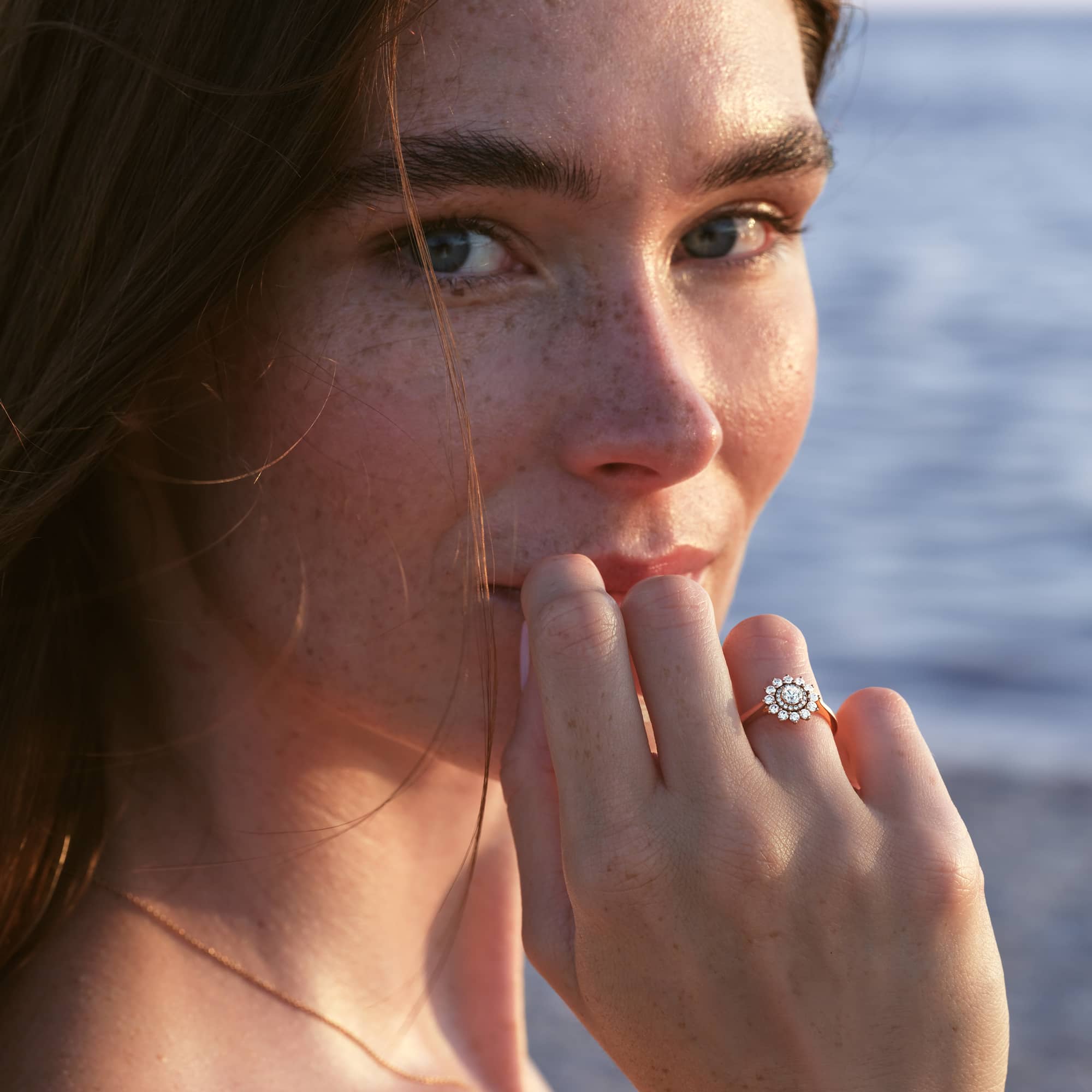 Bague Or rose Saphir Bleu Gris Lefkos 4 mm 4