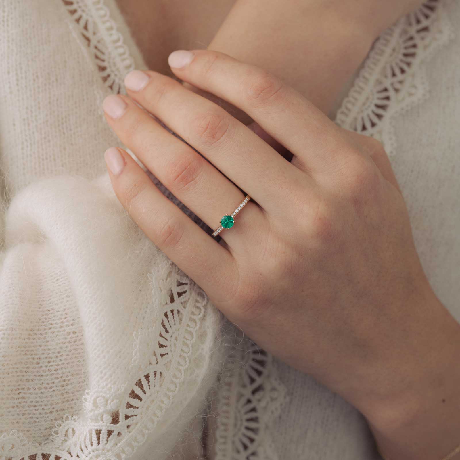 Ring White gold Tsavorite and diamonds Little Lady Pavée 4