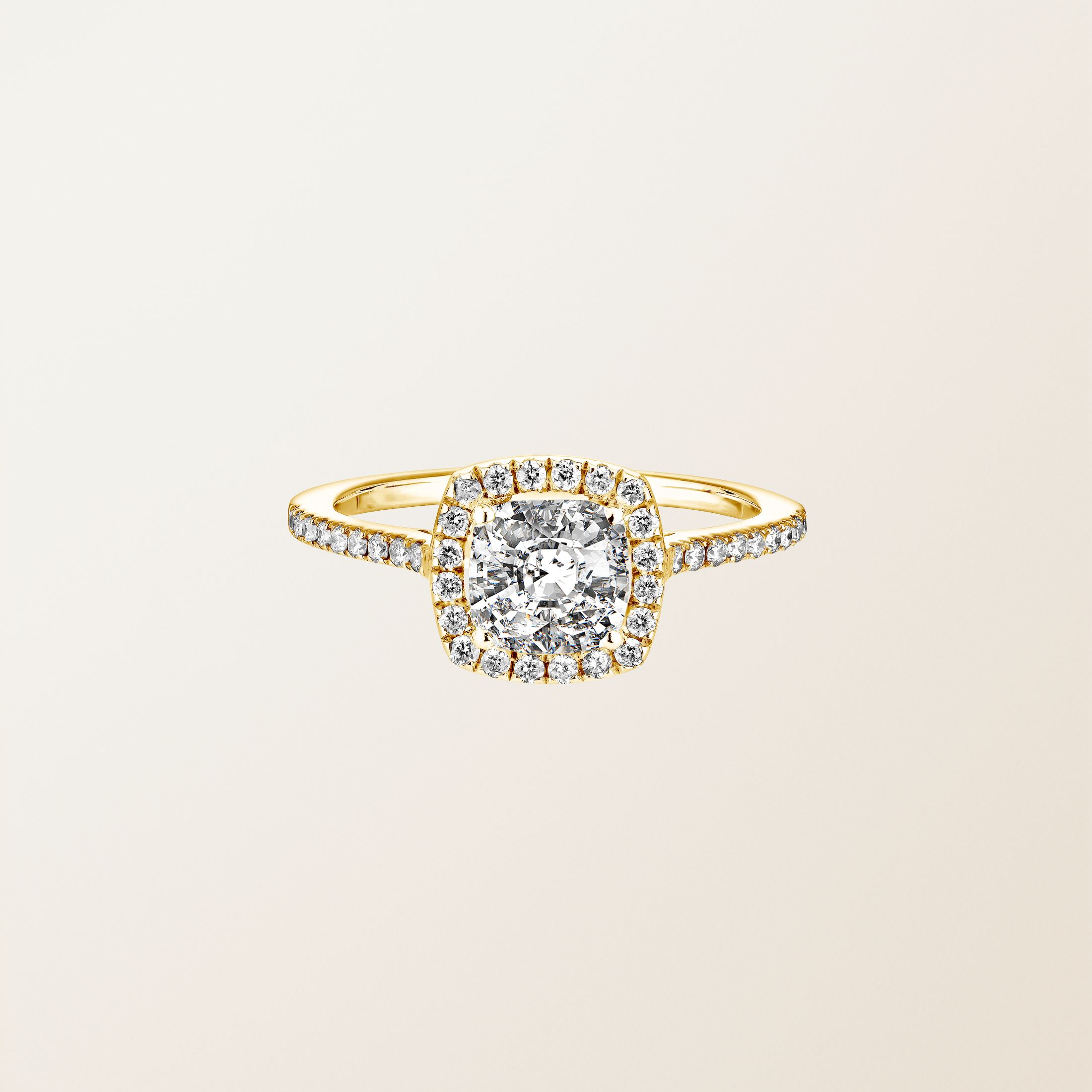 Bague Or jaune 18 cts Diamant Rétromantique Coussin Pavée