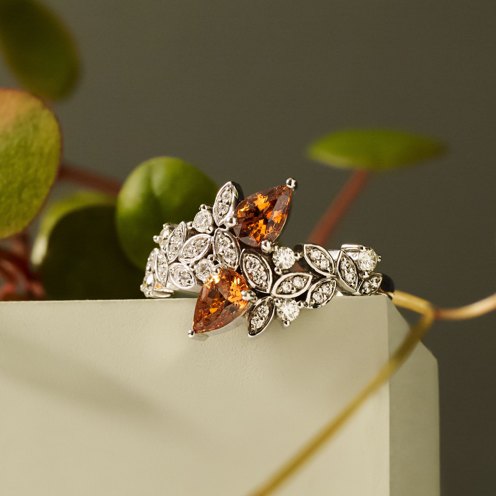 Bague Or blanc Saphir Bleu Gris et diamants EverBloom Toi & Moi 4