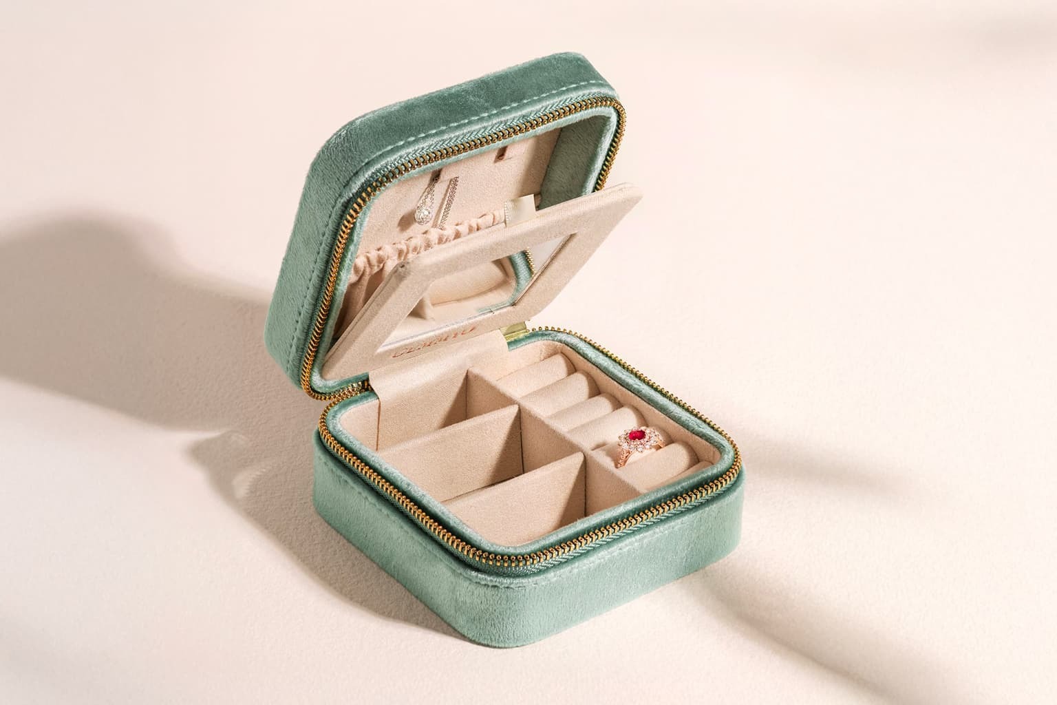 The christmas edition jewelry box